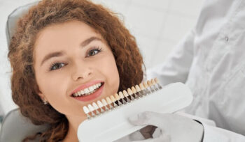 Facetas de resina vs. porcelana: qual é a melhor opção para você? | Sayd Odontologia